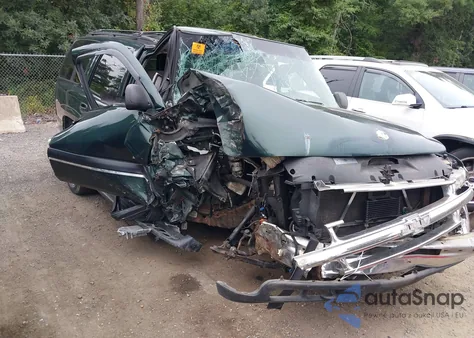 2002 Chevrolet Tahoe Ls z USA, uszkodzony, nr VIN 1GNEK13Z52J231979